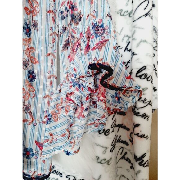 Melissa paige petite large Swiss dot floral off shoulder blouse - Picture 3 of 4